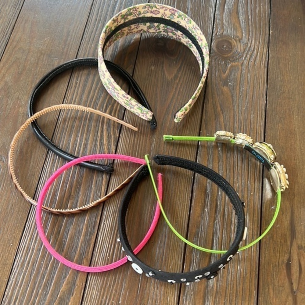 COPY - Set of 6 vintage headbands including 1 Tasha green ornamentel headband